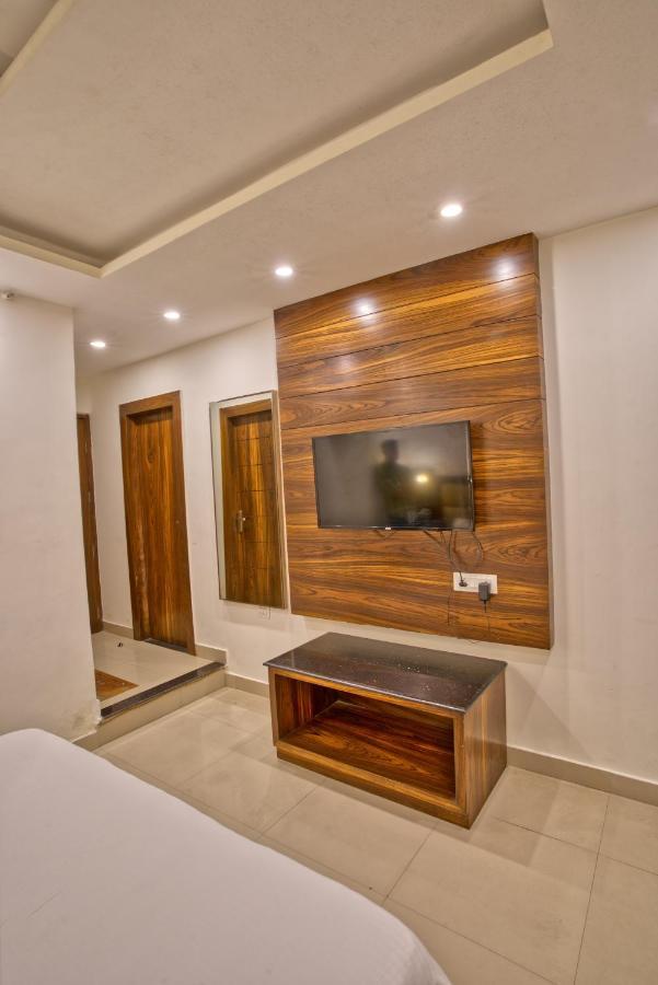Height View Residency Hotel Dehradun Ngoại thất bức ảnh